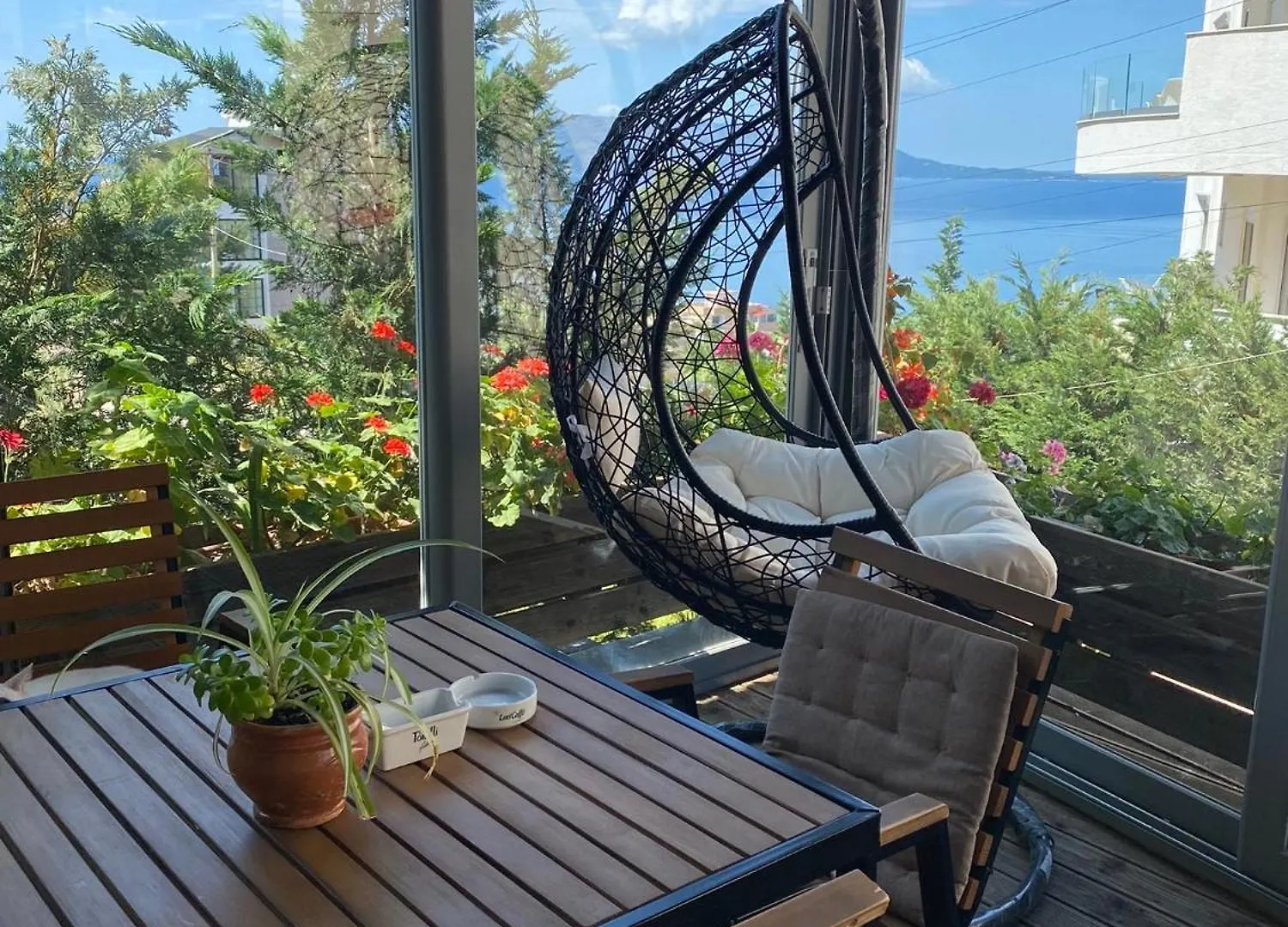 Hotel Abedini Sarandë 3*,