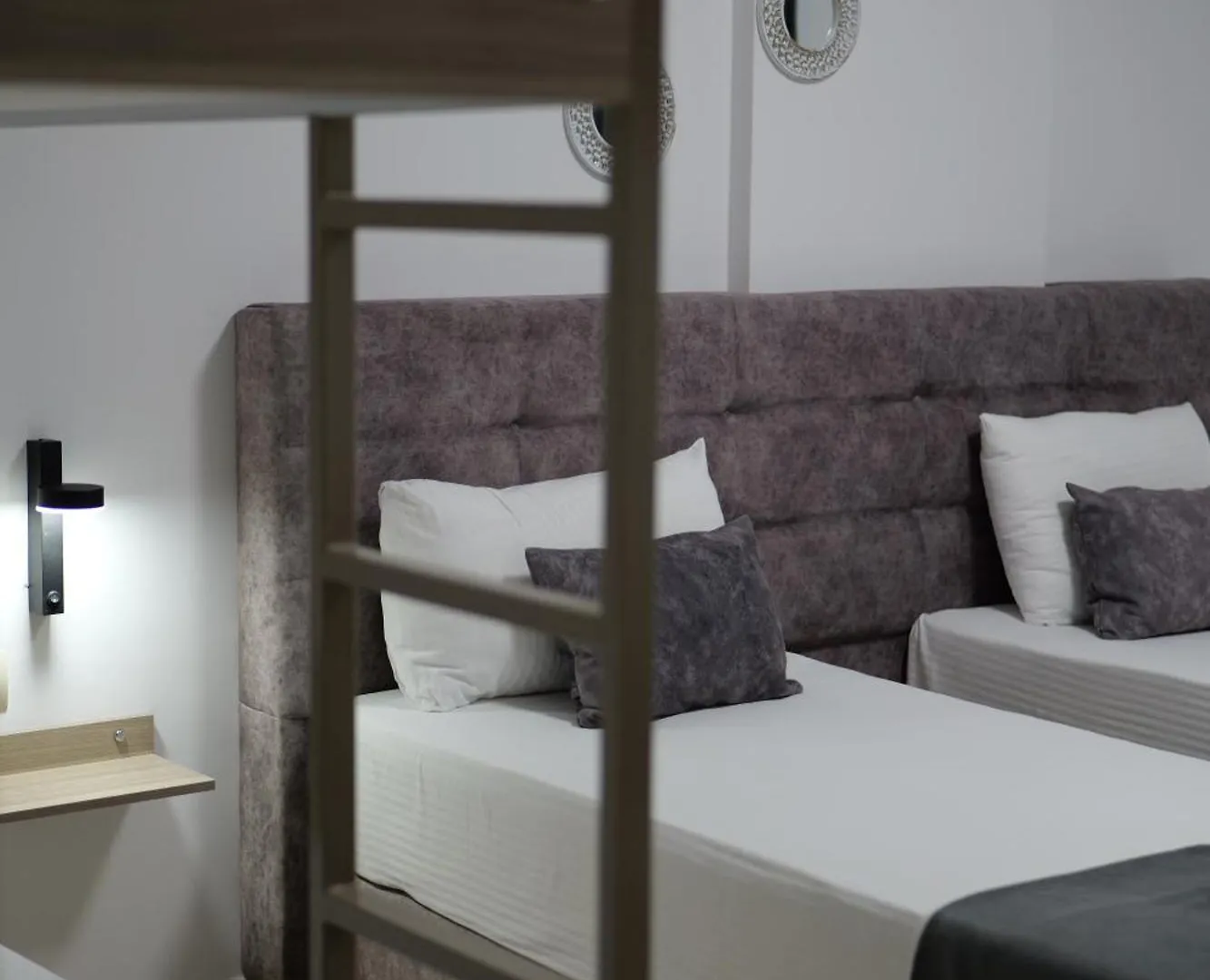 Hotel Abedini Sarande 3*,